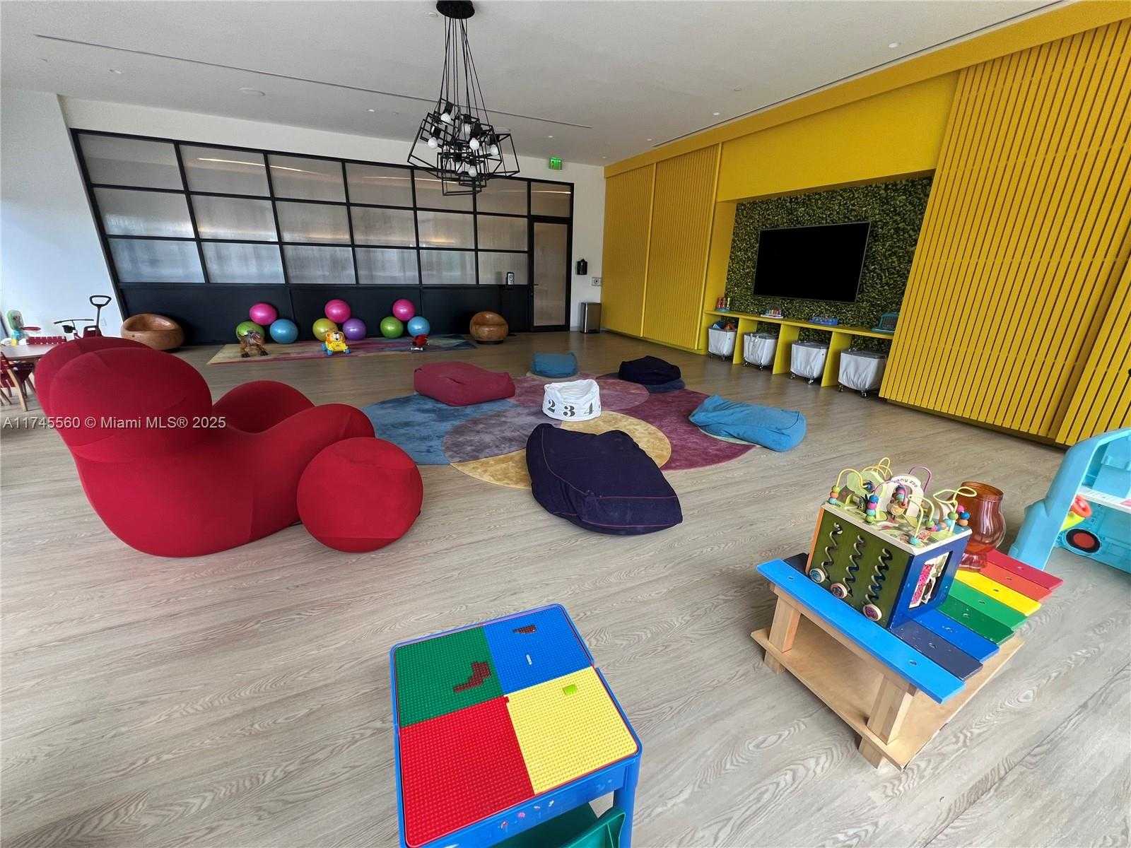Small Image of 45 SOUTH WEST 9TH ST #4408, Miami Number 23
