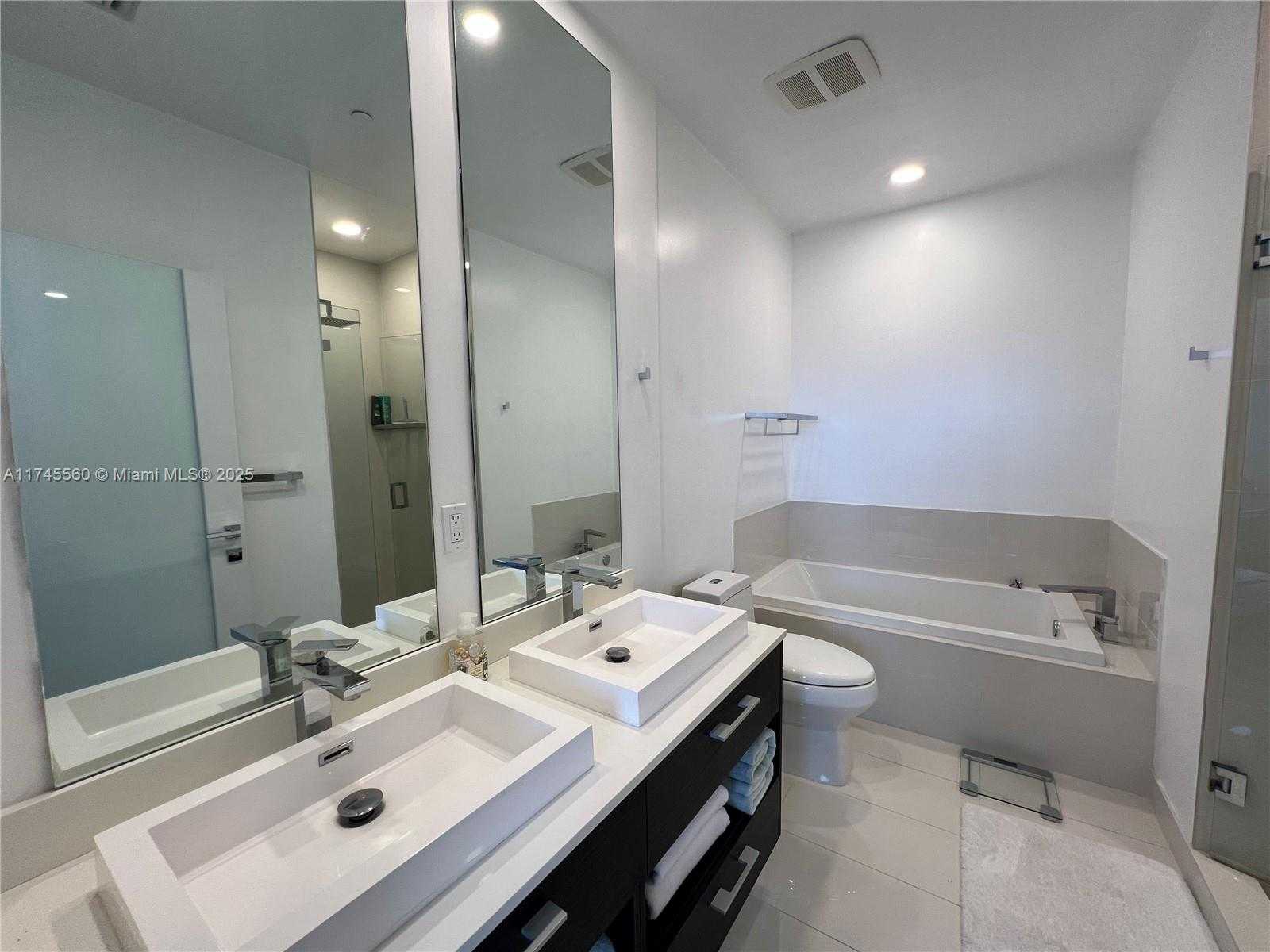 Small Image of 45 SOUTH WEST 9TH ST #4408, Miami Number 8