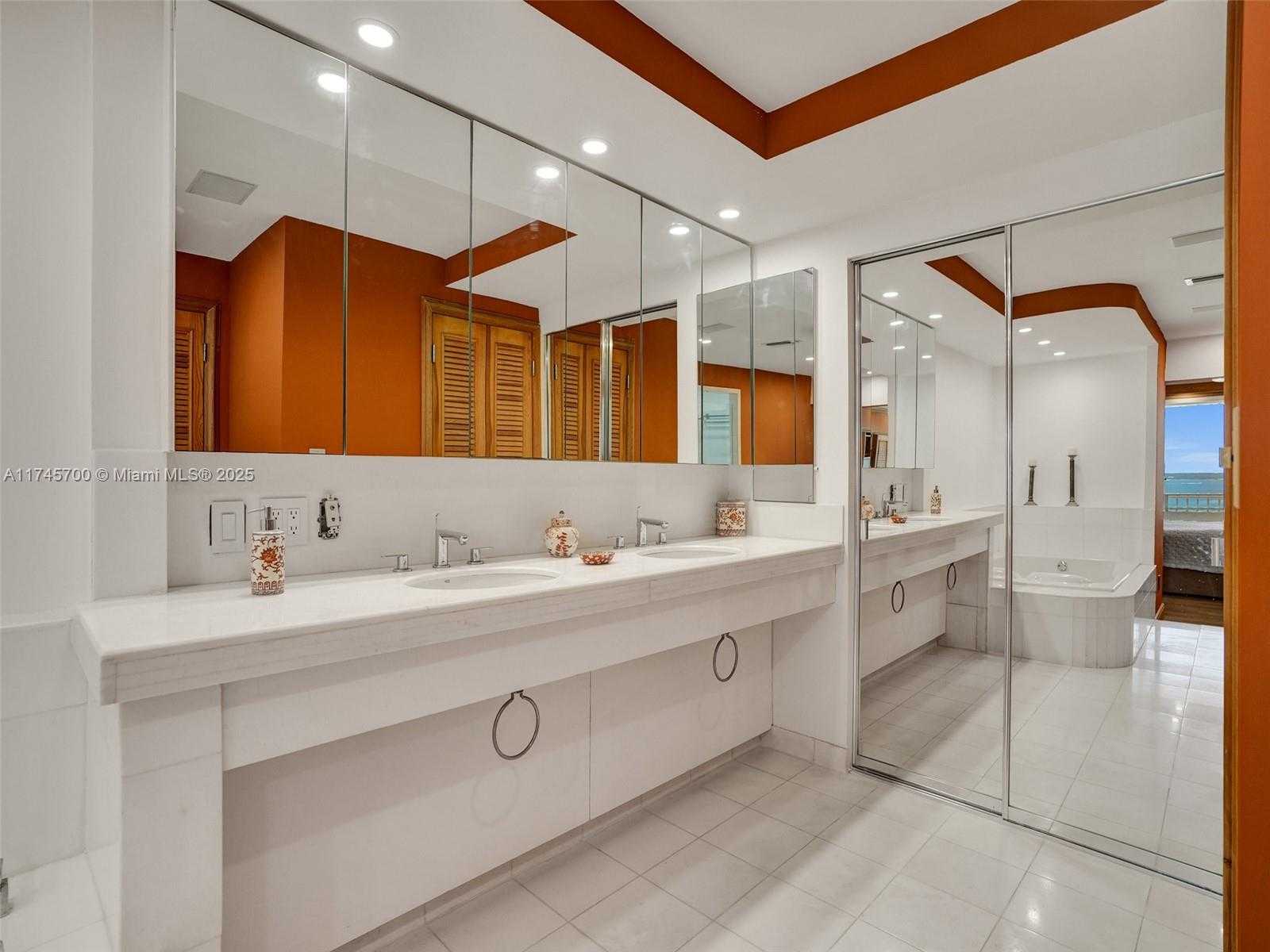 Small Image of 3 GROVE ISLE DR #CPH07, Miami Number 13