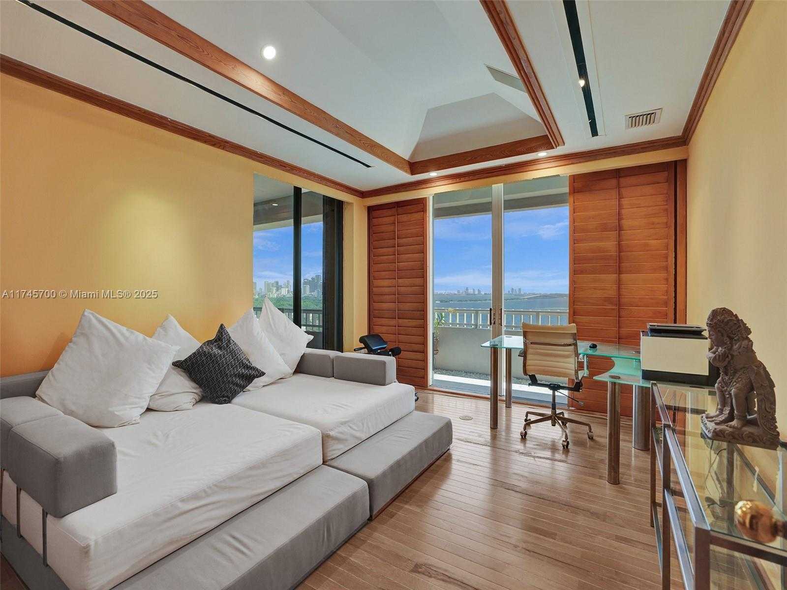 Small Image of 3 GROVE ISLE DR #CPH07, Miami Number 15