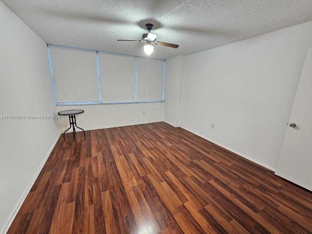 Small Image of 18071 BISCAYNE BLVD #1403, Aventura Number 29