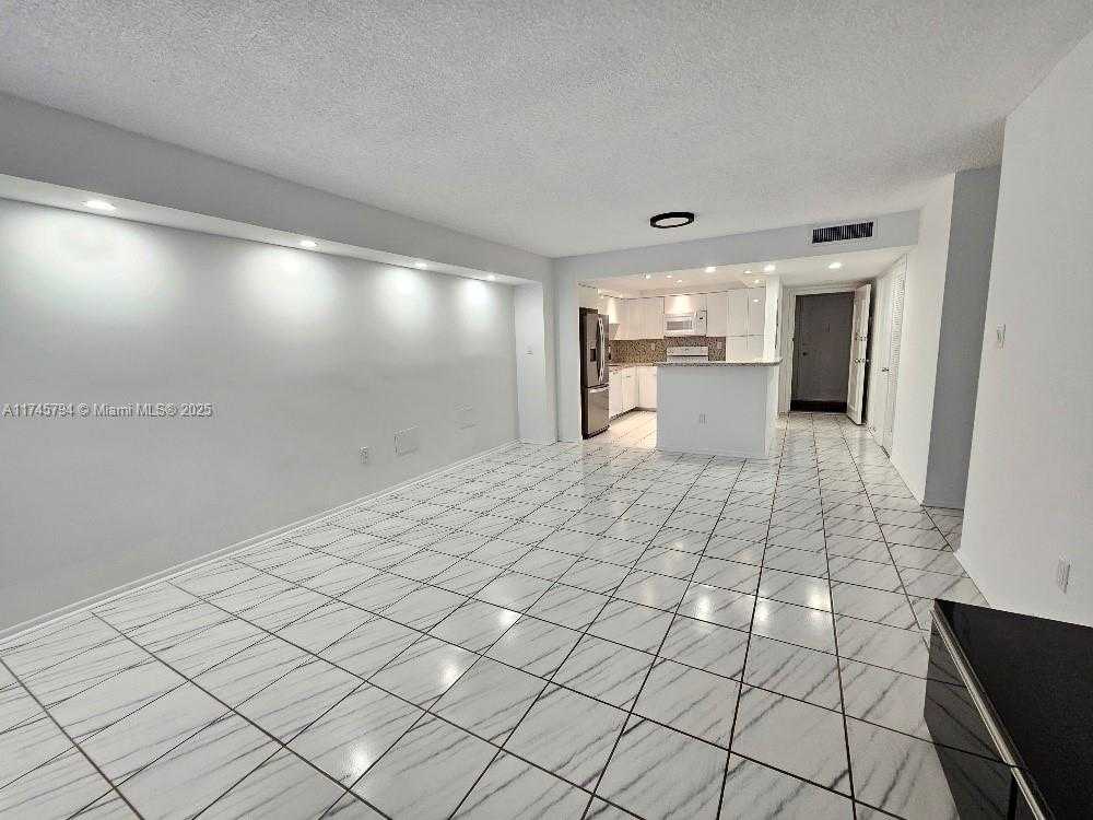 Small Image of 18071 BISCAYNE BLVD #1403, Aventura Number 32
