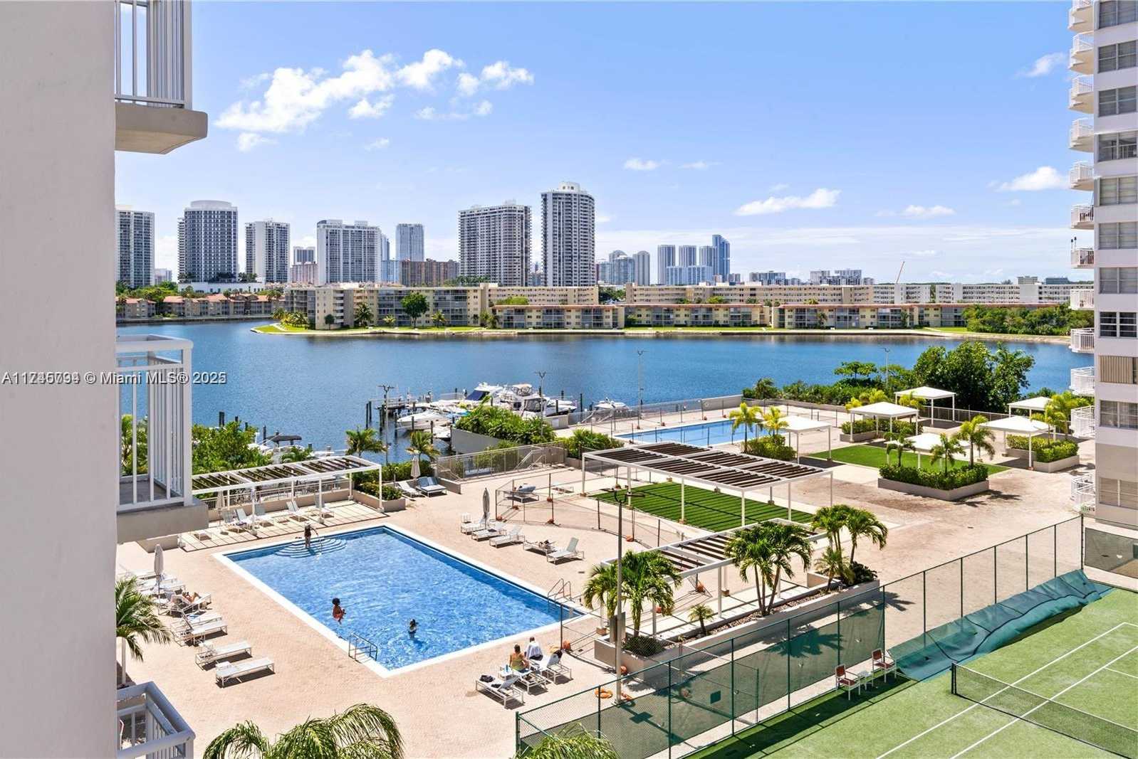 Small Image of 18071 BISCAYNE BLVD #1403, Aventura Number 5