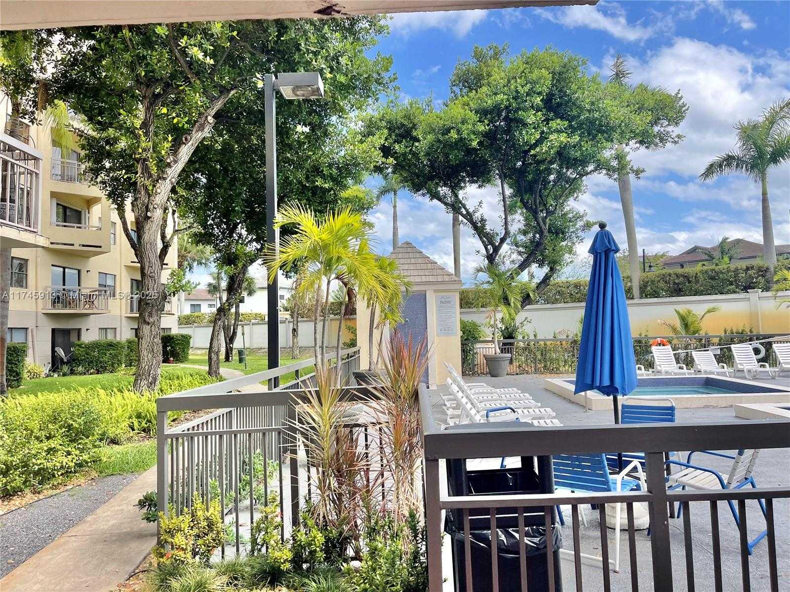 Small Image of 8290 LAKE DR #223, Doral Number 20