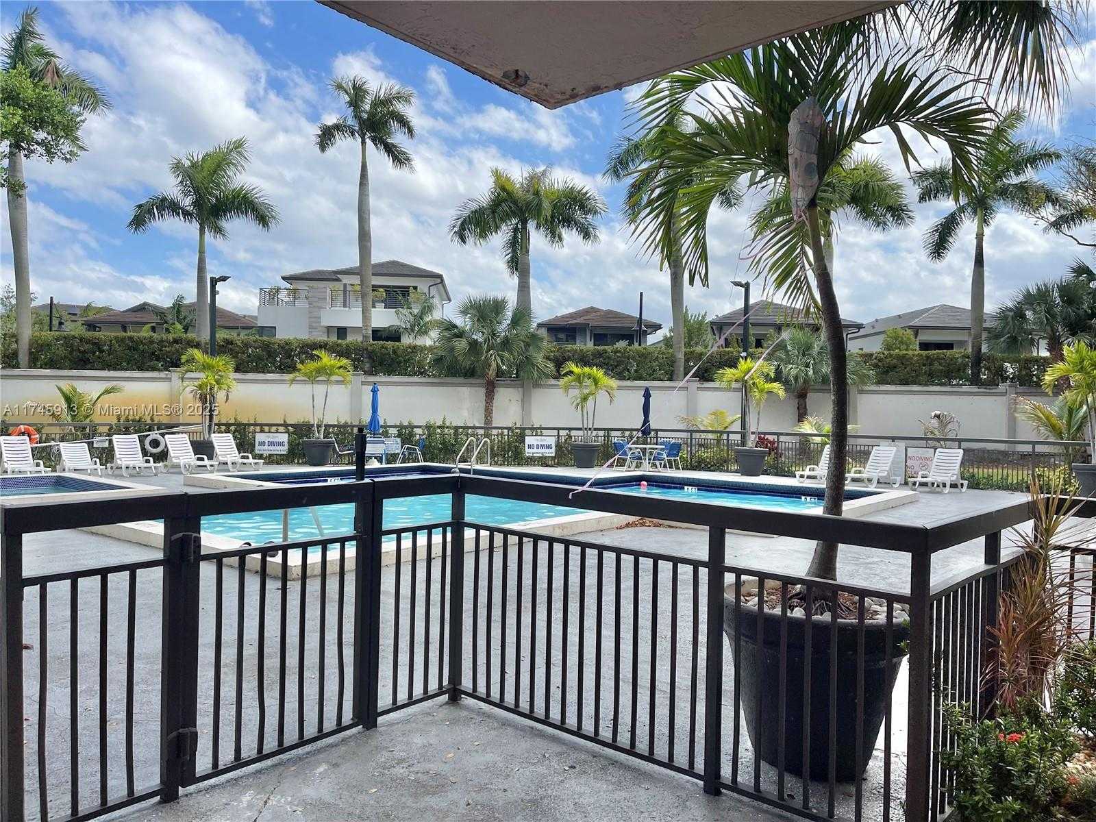 Small Image of 8290 LAKE DR #223, Doral Number 21