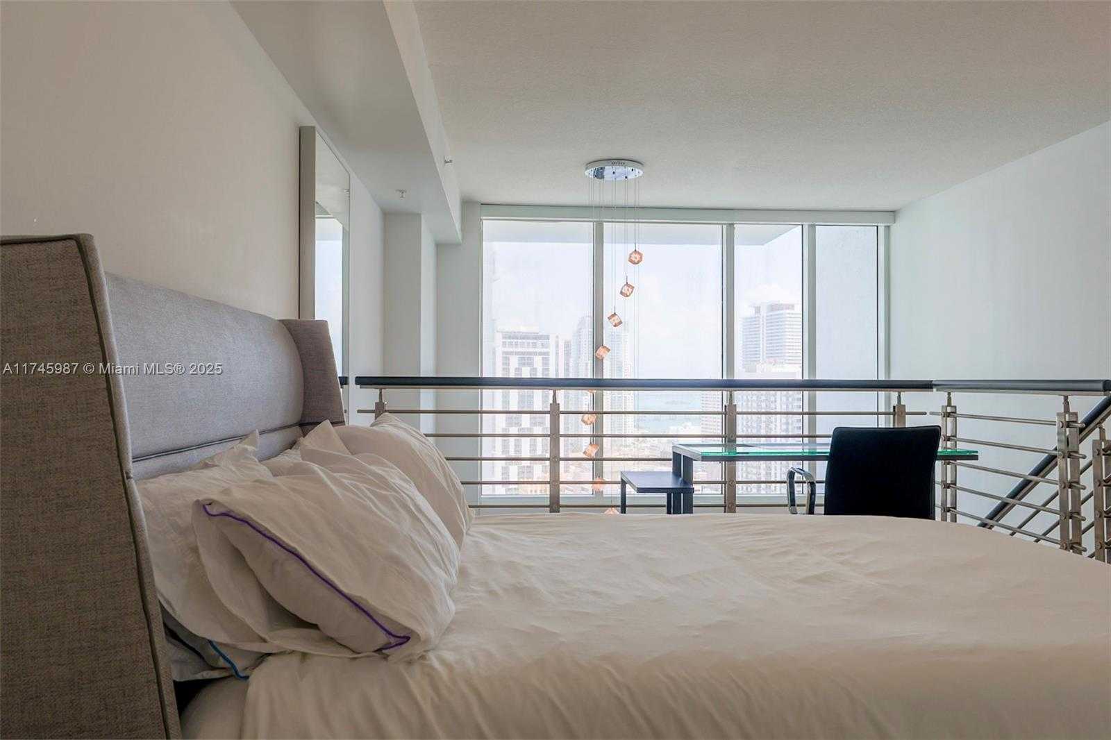Small Image of 41 SOUTH EAST 5TH ST #2011, Miami Number 18