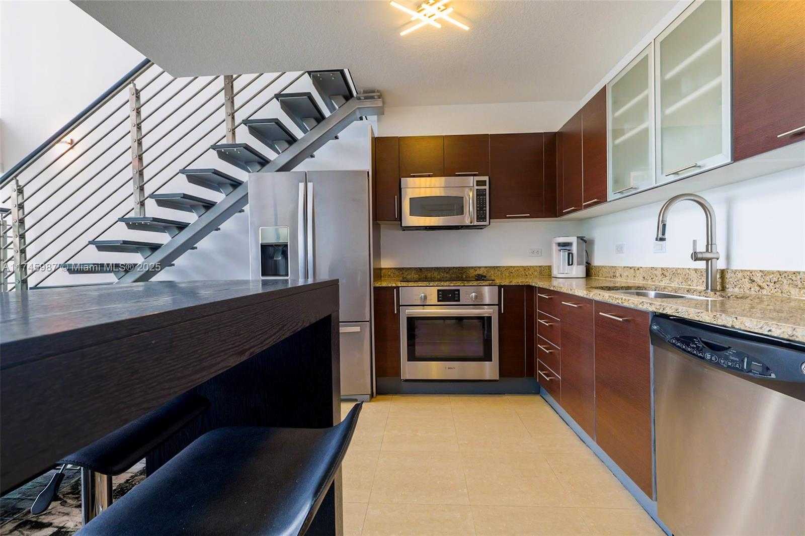 Small Image of 41 SOUTH EAST 5TH ST #2011, Miami Number 4
