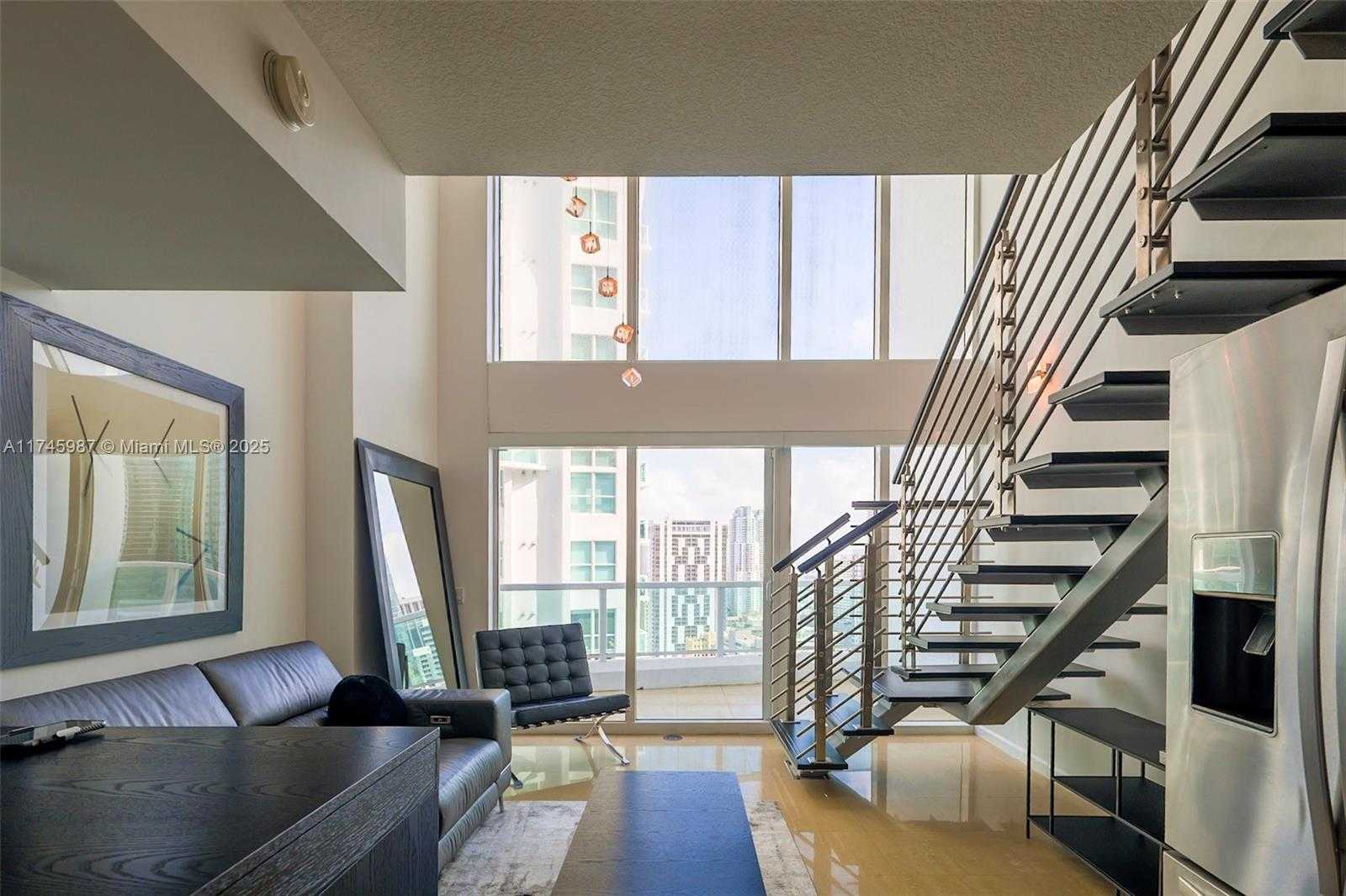 Small Image of 41 SOUTH EAST 5TH ST #2011, Miami Number 7