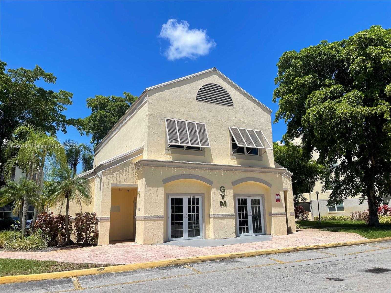 Small Image of 8225 LAKE DR #502, Doral Number 13