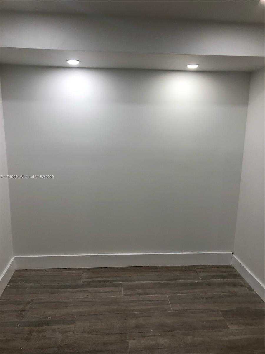 Small Image of 944 MERIDIAN AVE #5, Miami Beach Number 14