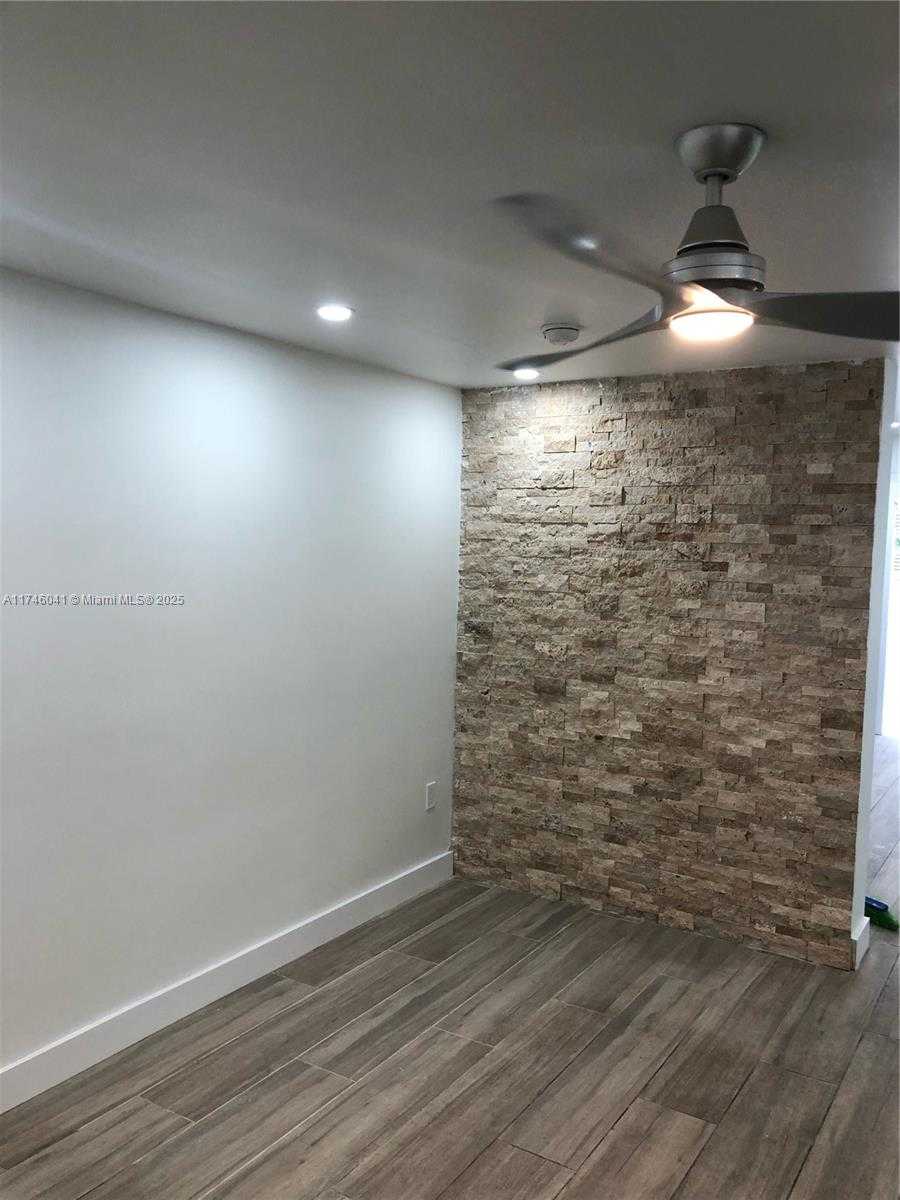Small Image of 944 MERIDIAN AVE #5, Miami Beach Number 15