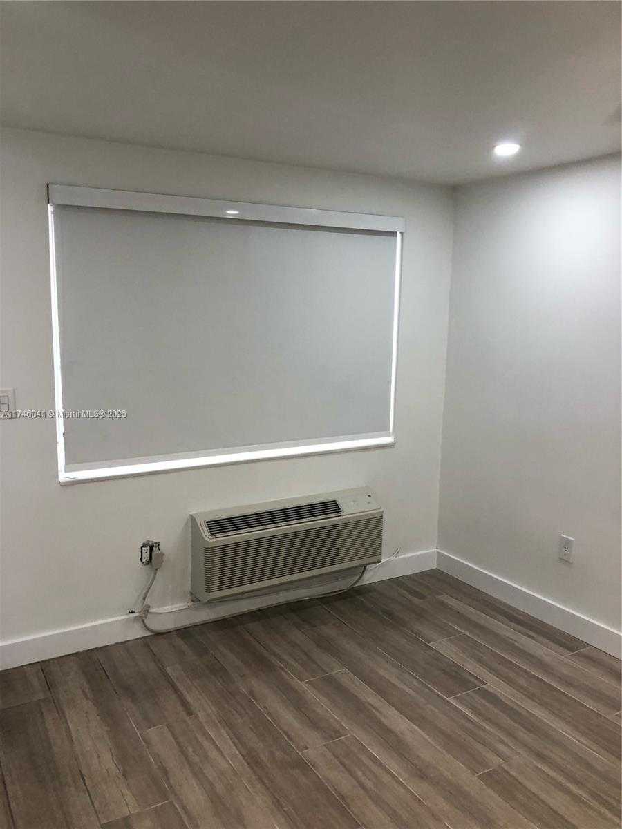 Small Image of 944 MERIDIAN AVE #5, Miami Beach Number 17