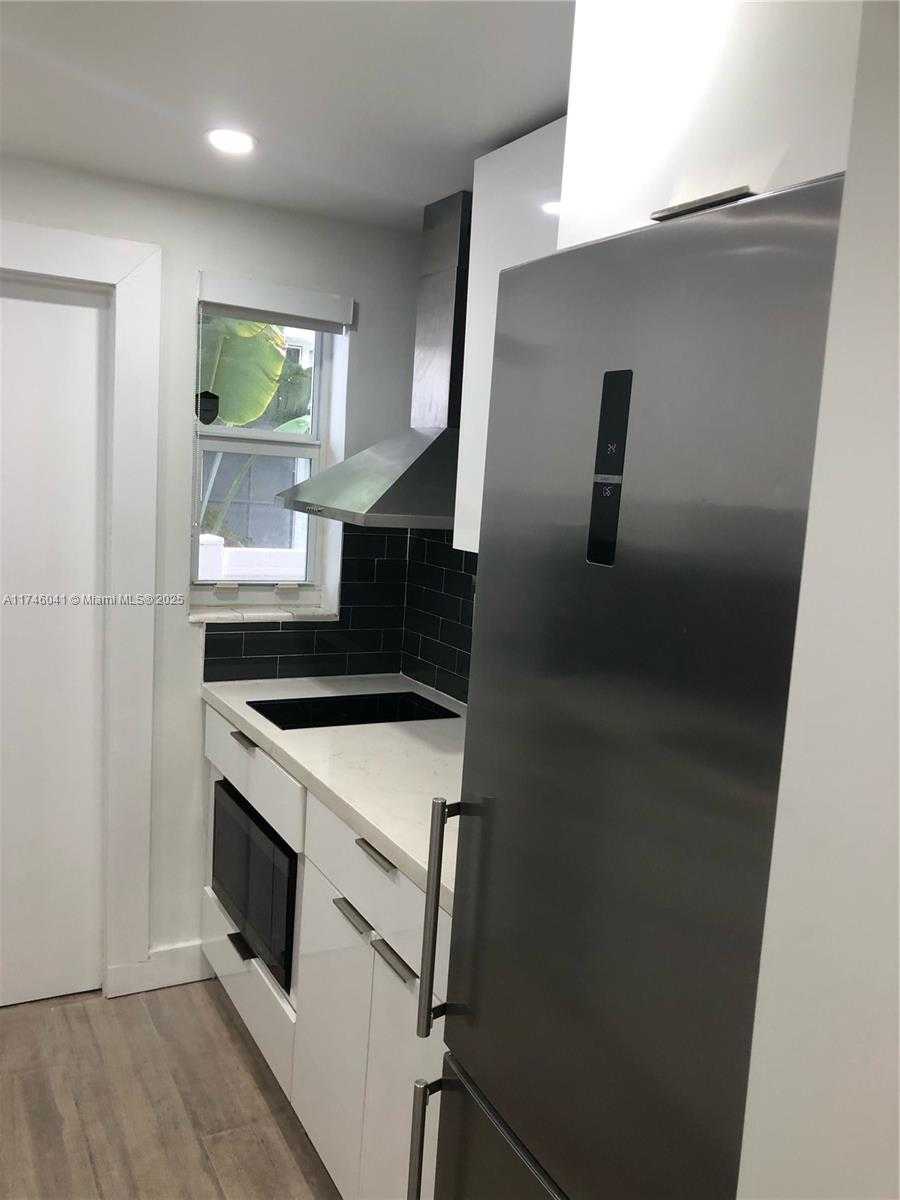 Small Image of 944 MERIDIAN AVE #5, Miami Beach Number 18