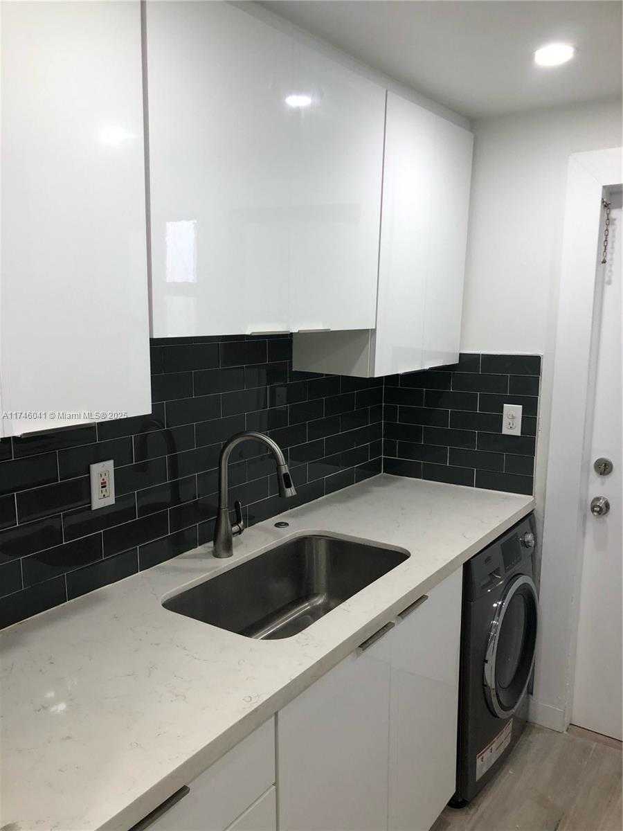Small Image of 944 MERIDIAN AVE #5, Miami Beach Number 19