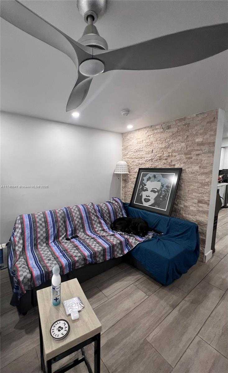 Small Image of 944 MERIDIAN AVE #5, Miami Beach Number 8
