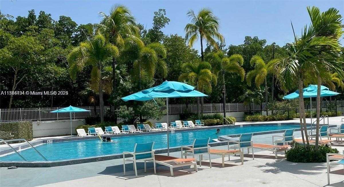 Small Image of 100 BAYVIEW DR #521, Sunny Isles Beach Number 11