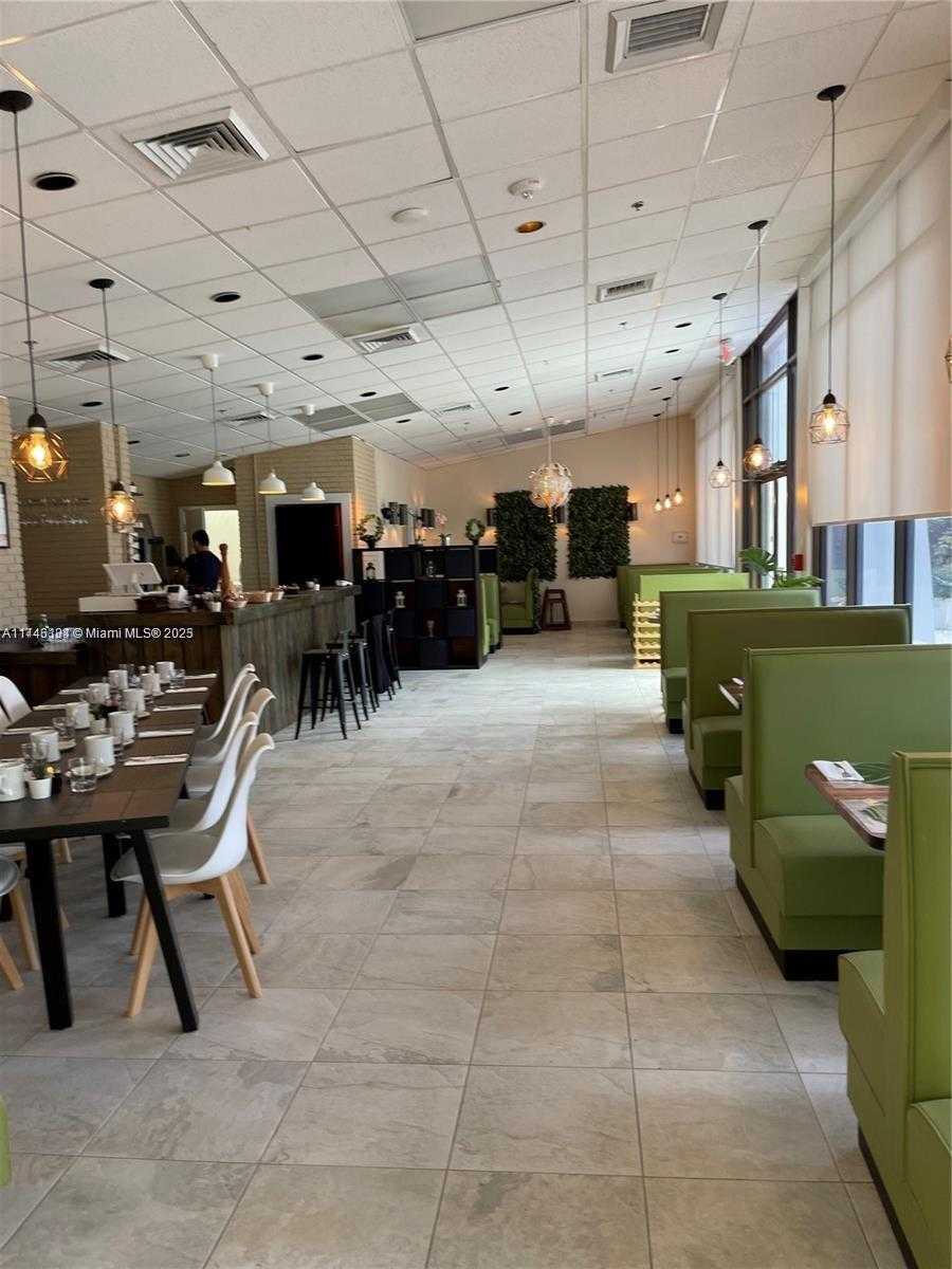 Small Image of 100 BAYVIEW DR #521, Sunny Isles Beach Number 19