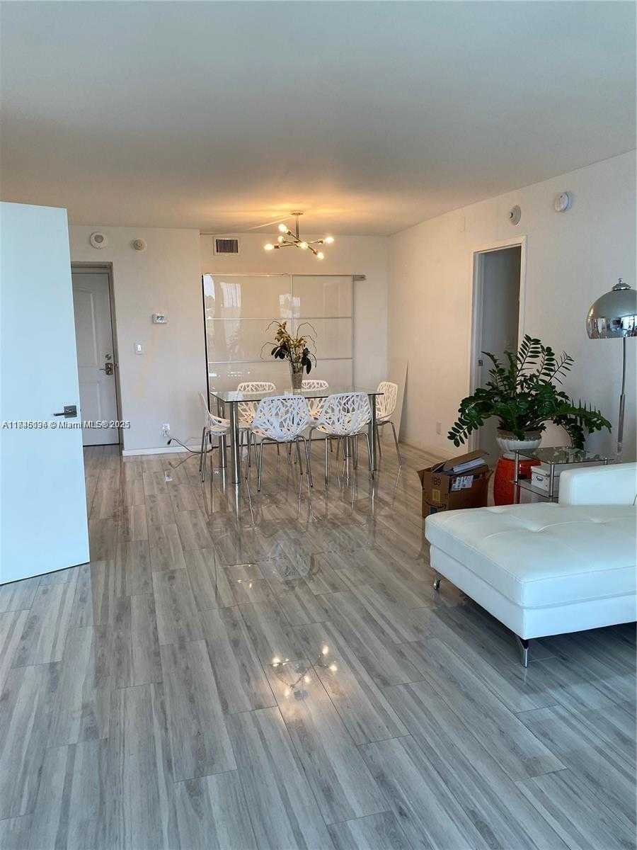 Small Image of 100 BAYVIEW DR #521, Sunny Isles Beach Number 8