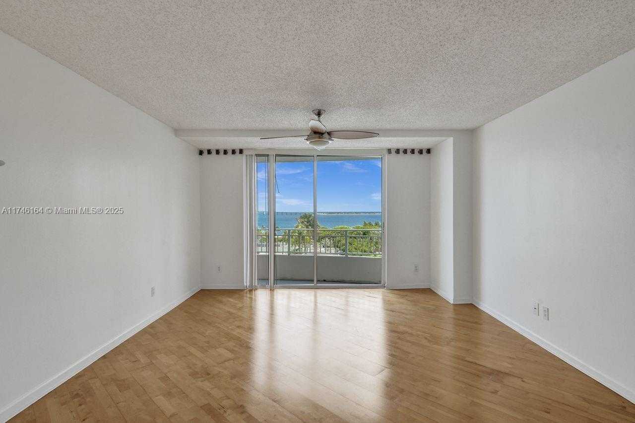 Small Image of 770 CLAUGHTON ISLAND DR #808, Miami Number 10