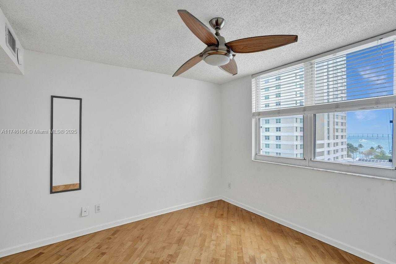 Small Image of 770 CLAUGHTON ISLAND DR #808, Miami Number 14