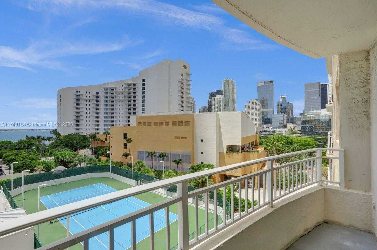 Small Image of 770 CLAUGHTON ISLAND DR #808, Miami Number 20