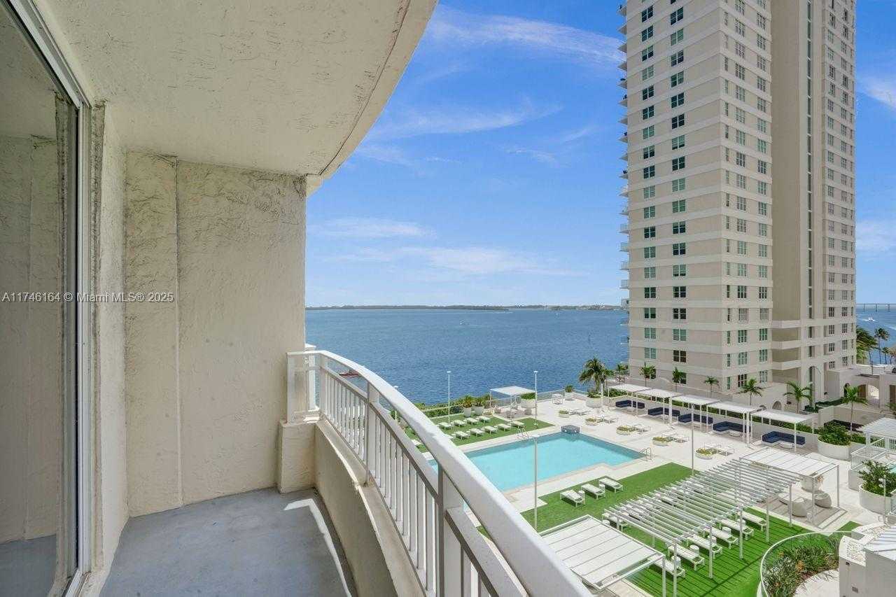 Small Image of 770 CLAUGHTON ISLAND DR #808, Miami Number 21