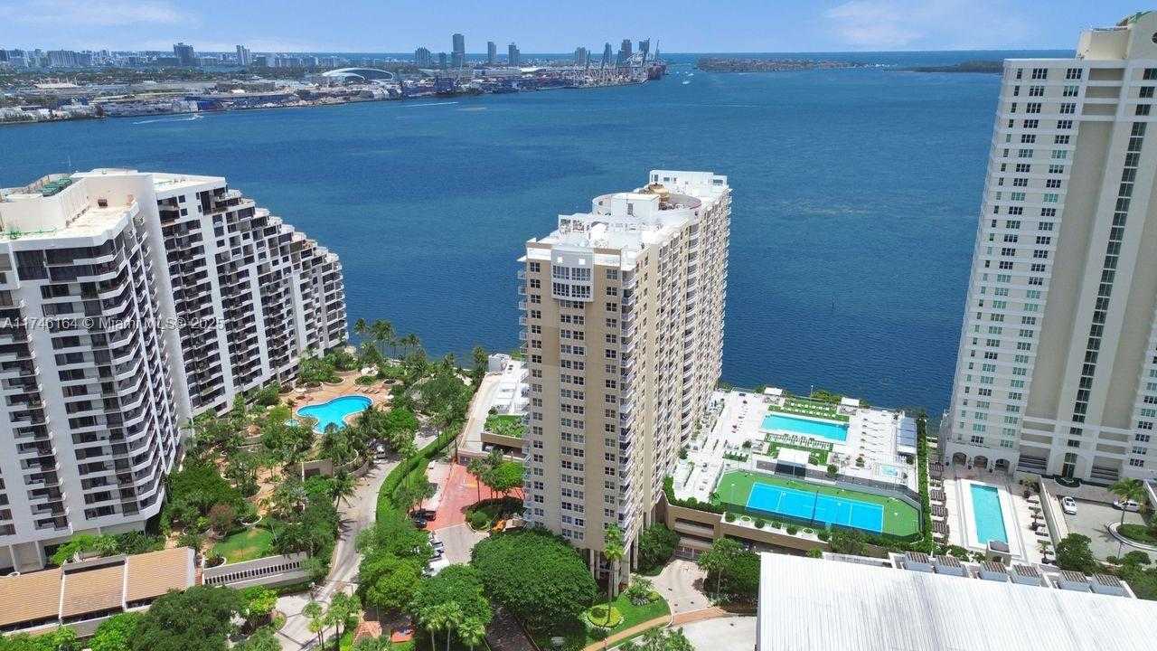 Small Image of 770 CLAUGHTON ISLAND DR #808, Miami Number 25