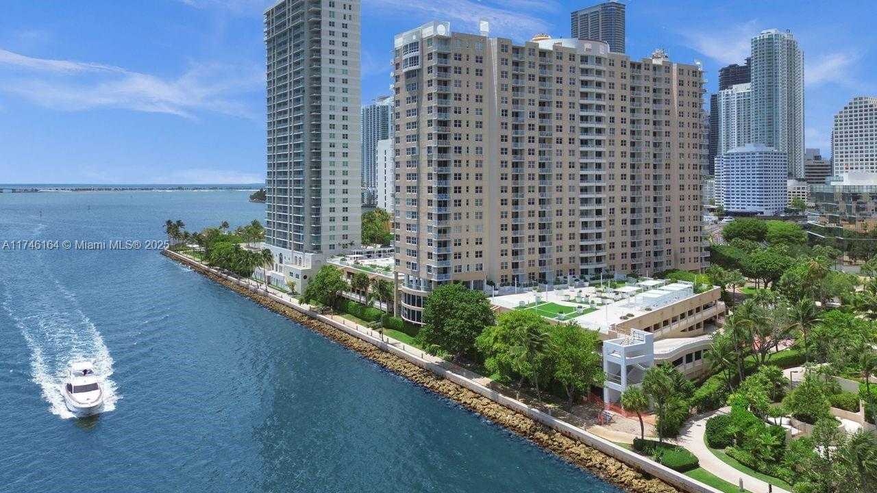 Small Image of 770 CLAUGHTON ISLAND DR #808, Miami Number 26