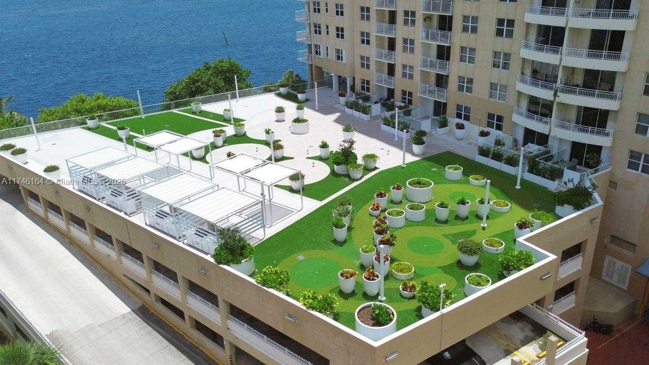 Small Image of 770 CLAUGHTON ISLAND DR #808, Miami Number 29