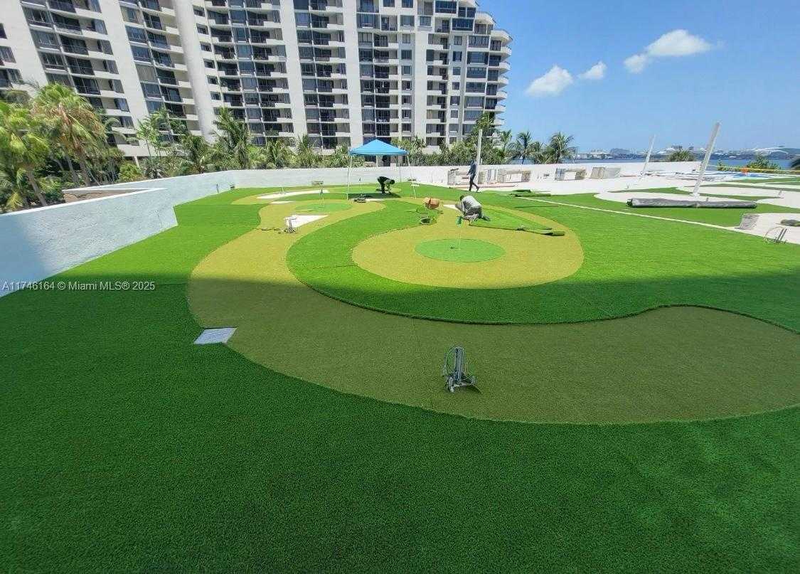 Small Image of 770 CLAUGHTON ISLAND DR #808, Miami Number 31