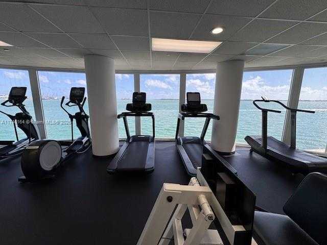 Small Image of 770 CLAUGHTON ISLAND DR #808, Miami Number 39