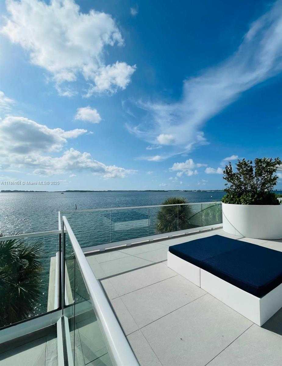 Small Image of 770 CLAUGHTON ISLAND DR #808, Miami Number 42