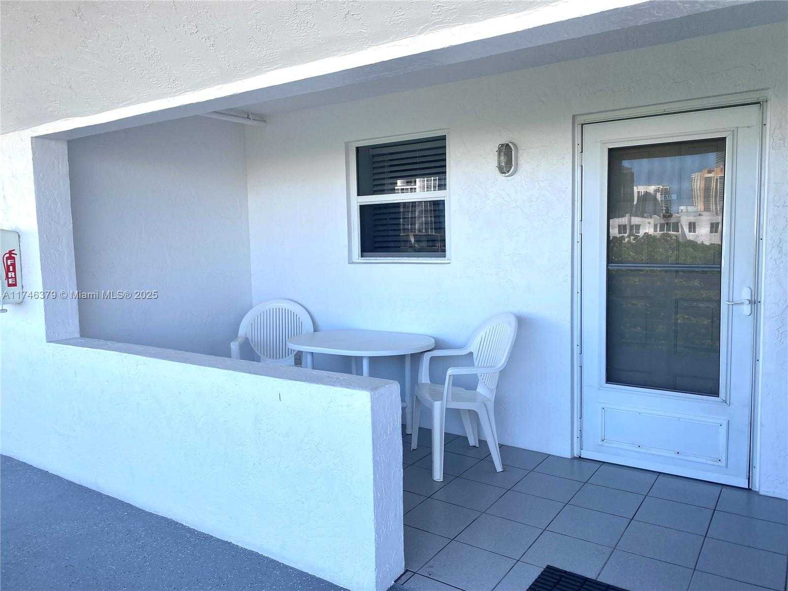 Small Image of Le Frontenac, 17801 N Bay Rd, Sunny Isles Beach, FL 33160, USA Number 14