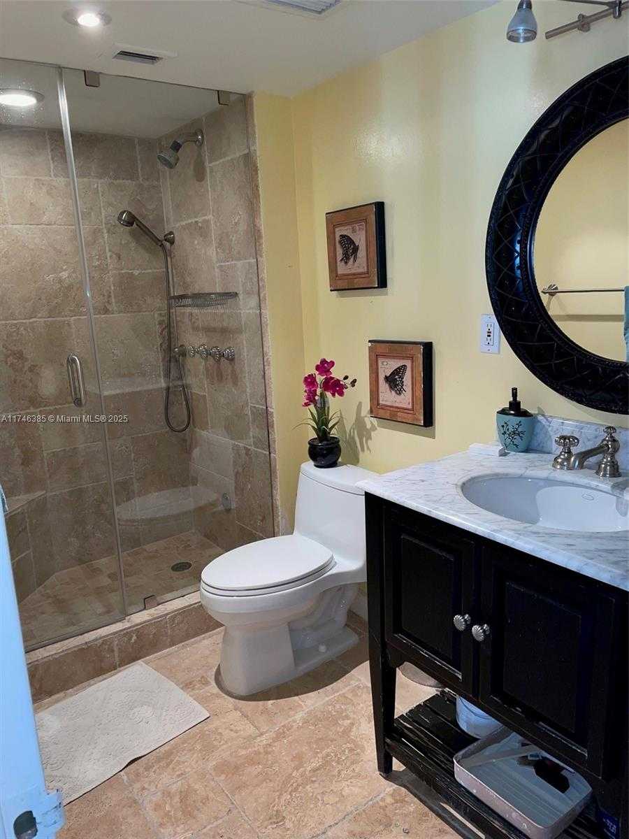 Small Image of 5701 COLLINS AVE #621, Miami Beach Number 13