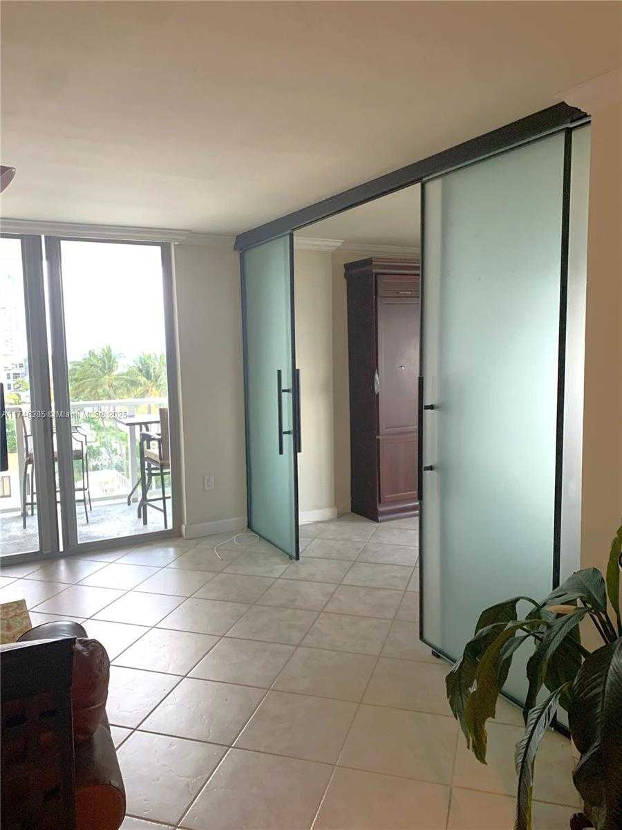 Small Image of 5701 COLLINS AVE #621, Miami Beach Number 9