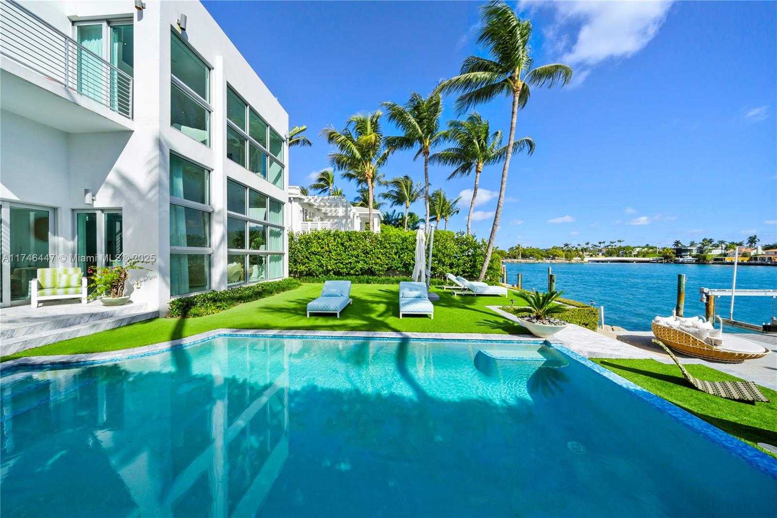 Small Image of 227 EAST DILIDO DR, Miami Beach Number 11