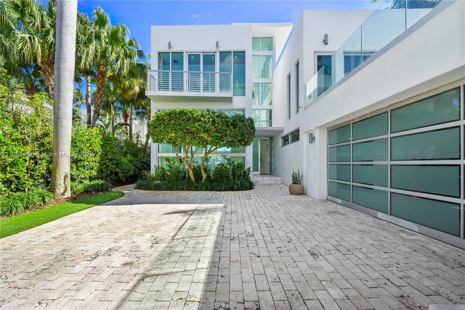 Small Image of 227 EAST DILIDO DR, Miami Beach Number 18