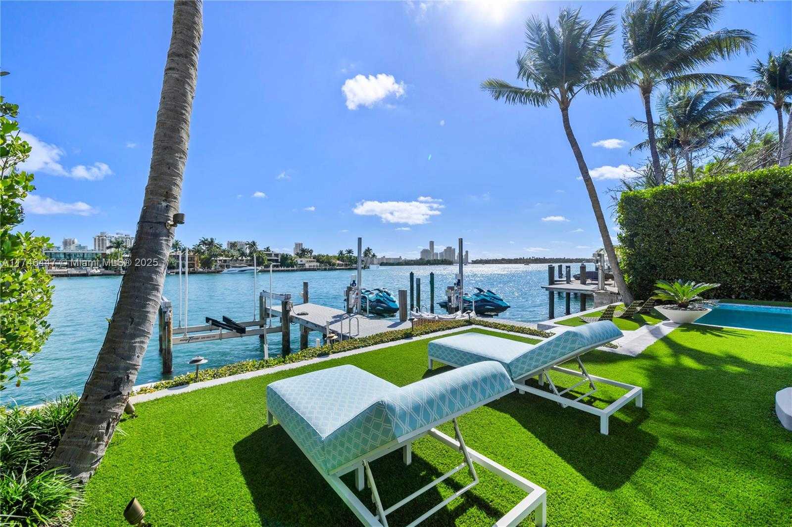 Small Image of 227 EAST DILIDO DR, Miami Beach Number 2