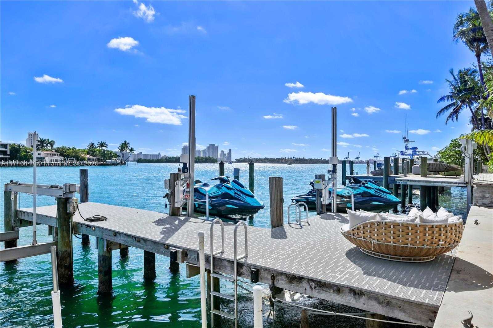 Small Image of 227 EAST DILIDO DR, Miami Beach Number 23