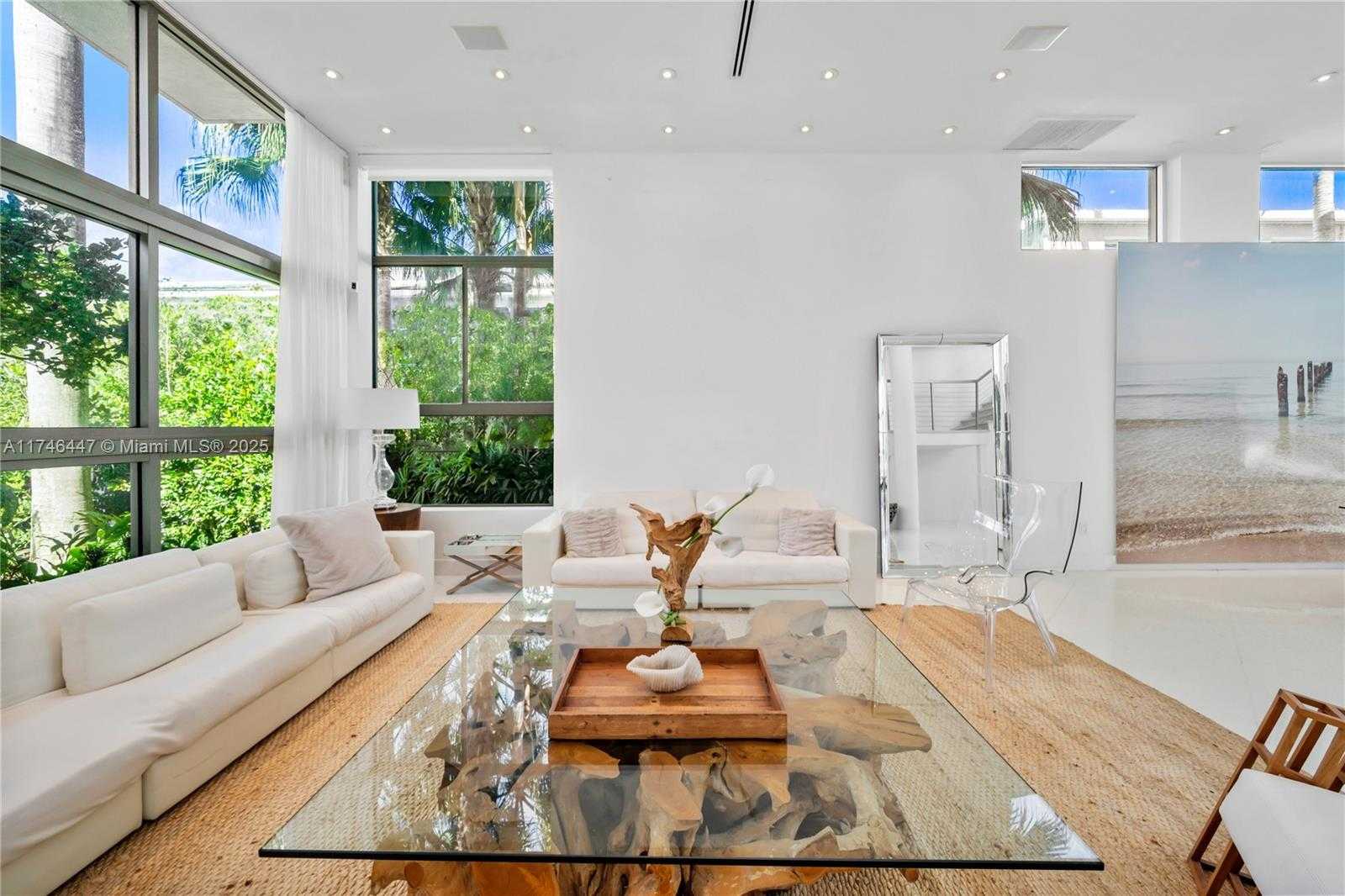 Small Image of 227 EAST DILIDO DR, Miami Beach Number 25