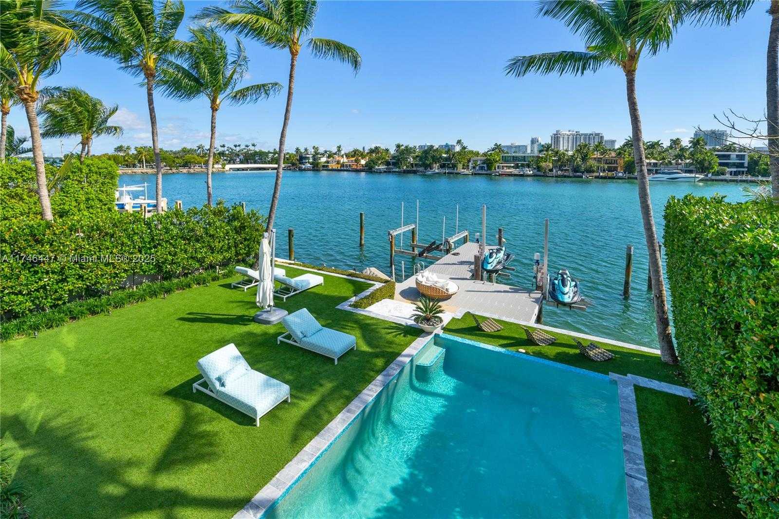 Small Image of 227 EAST DILIDO DR, Miami Beach Number 3