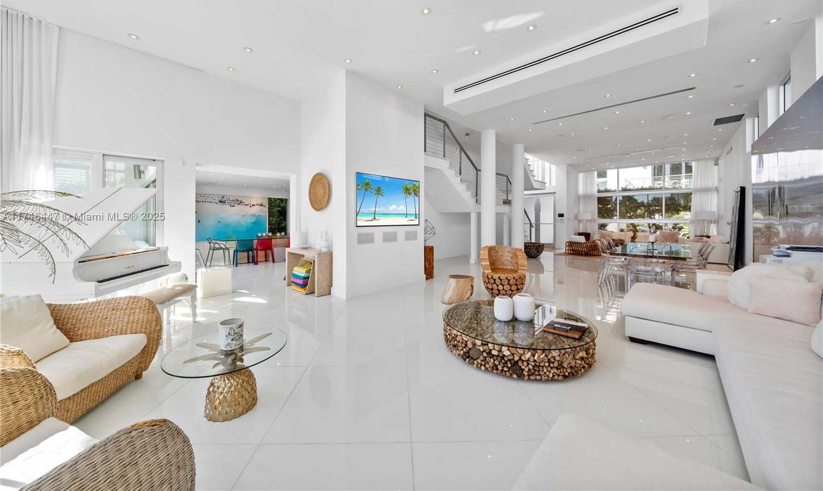 Small Image of 227 EAST DILIDO DR, Miami Beach Number 31