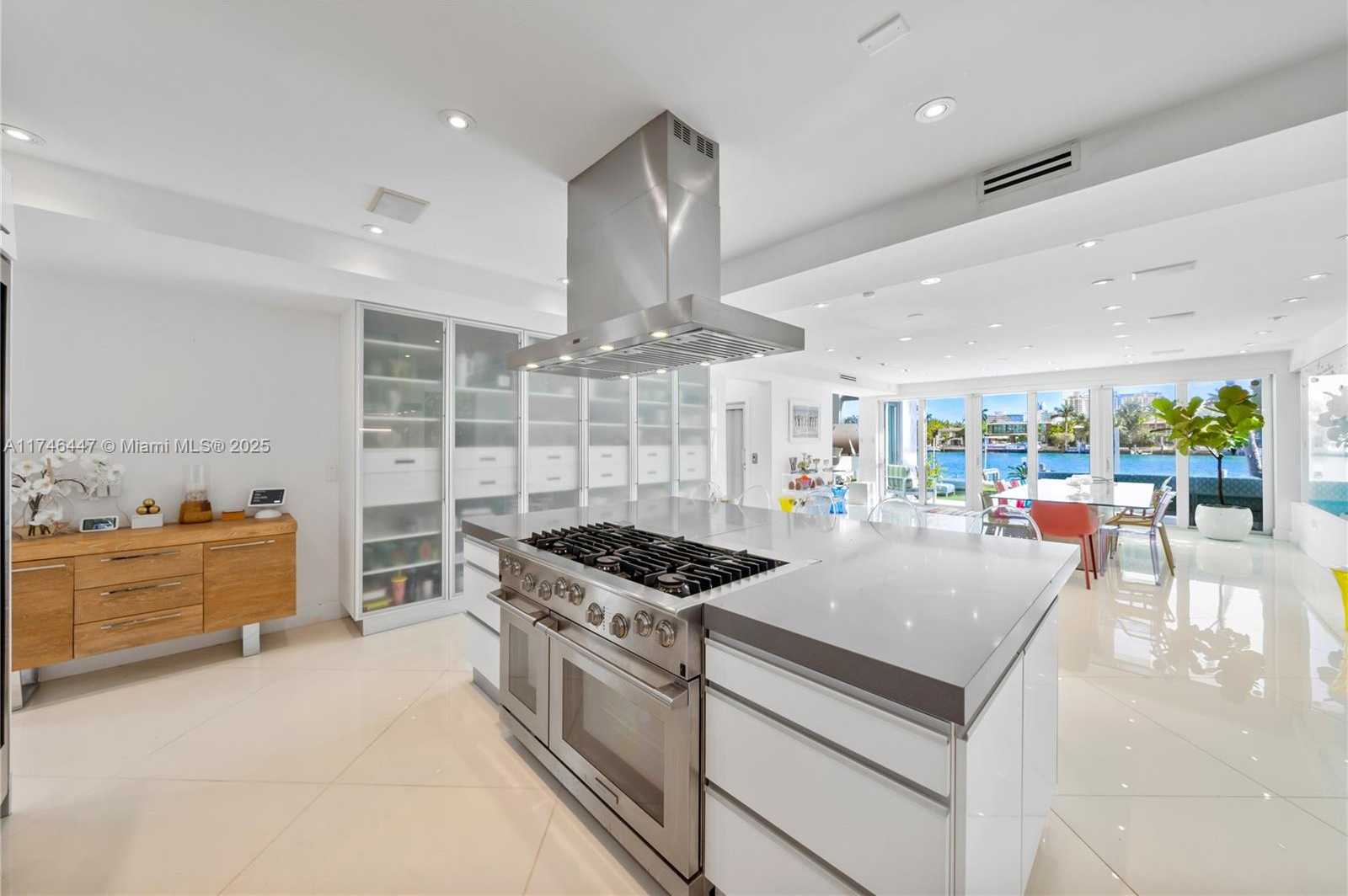 Small Image of 227 EAST DILIDO DR, Miami Beach Number 34