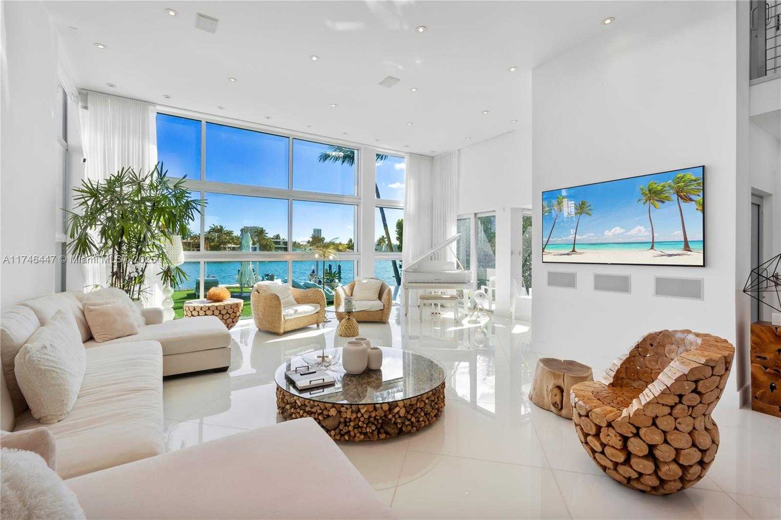 Small Image of 227 EAST DILIDO DR, Miami Beach Number 4
