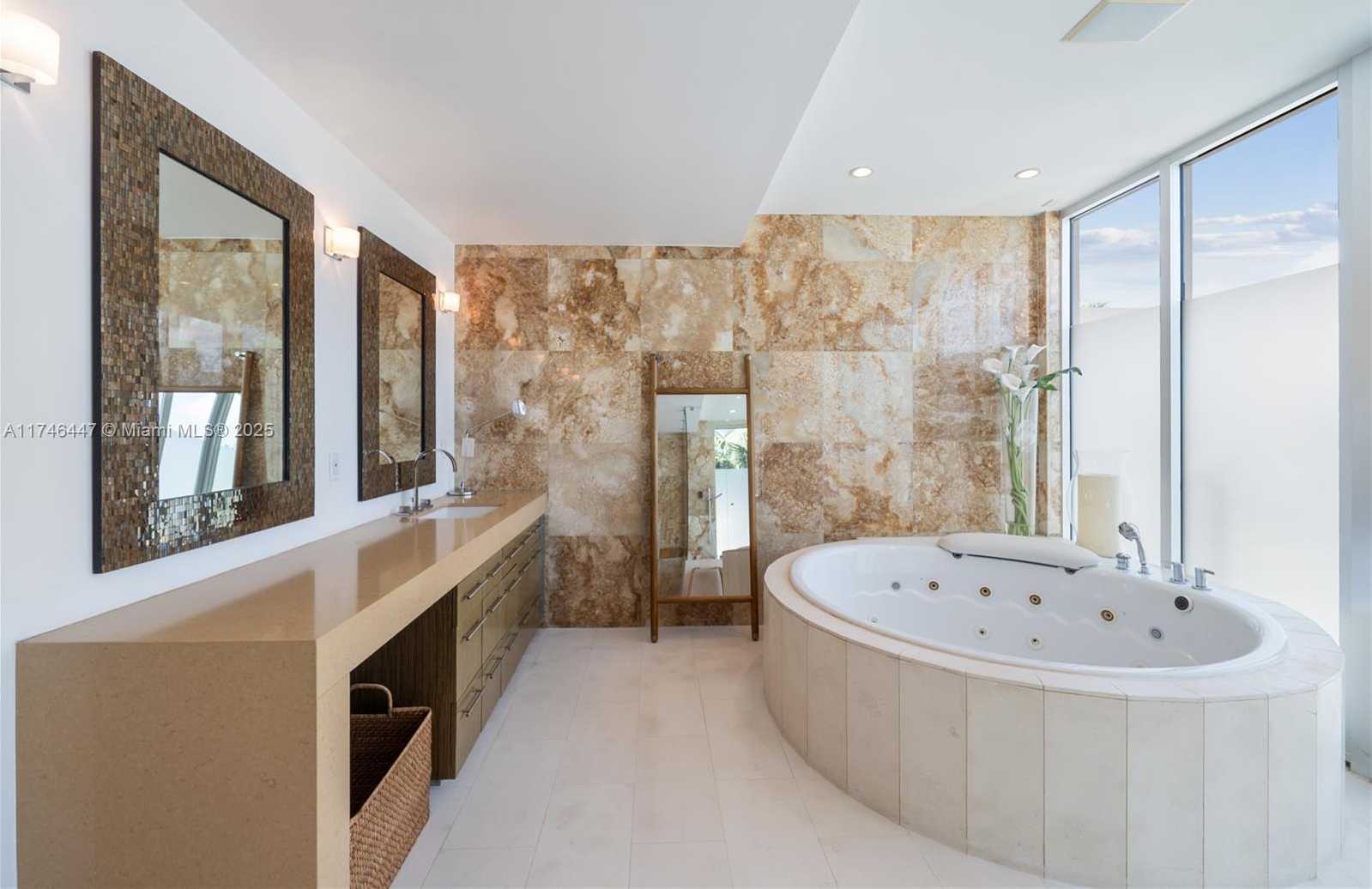 Small Image of 227 EAST DILIDO DR, Miami Beach Number 45