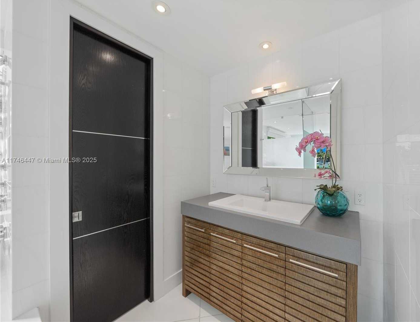 Small Image of 227 EAST DILIDO DR, Miami Beach Number 51