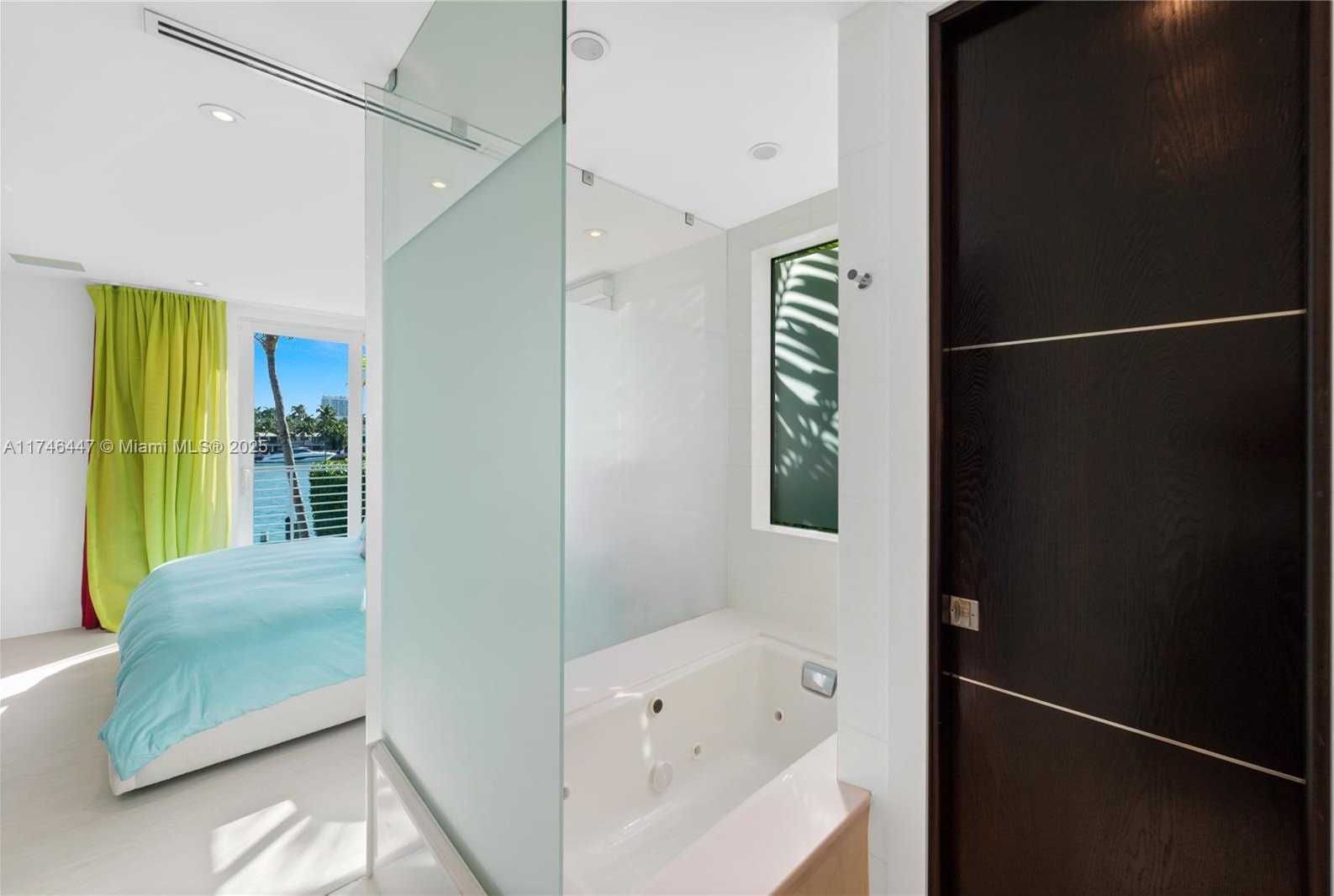 Small Image of 227 EAST DILIDO DR, Miami Beach Number 52