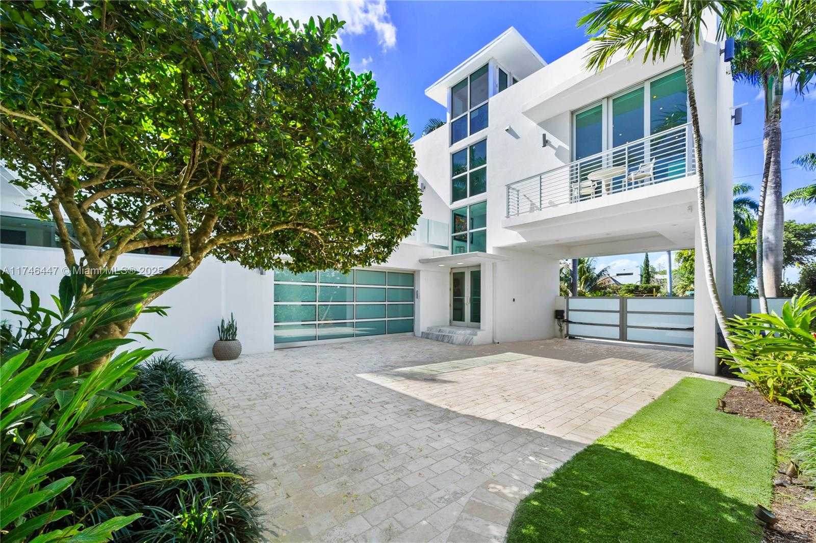 Small Image of 227 EAST DILIDO DR, Miami Beach Number 63