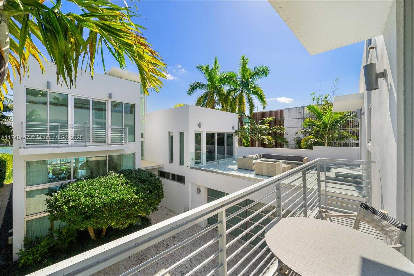 Small Image of 227 EAST DILIDO DR, Miami Beach Number 70