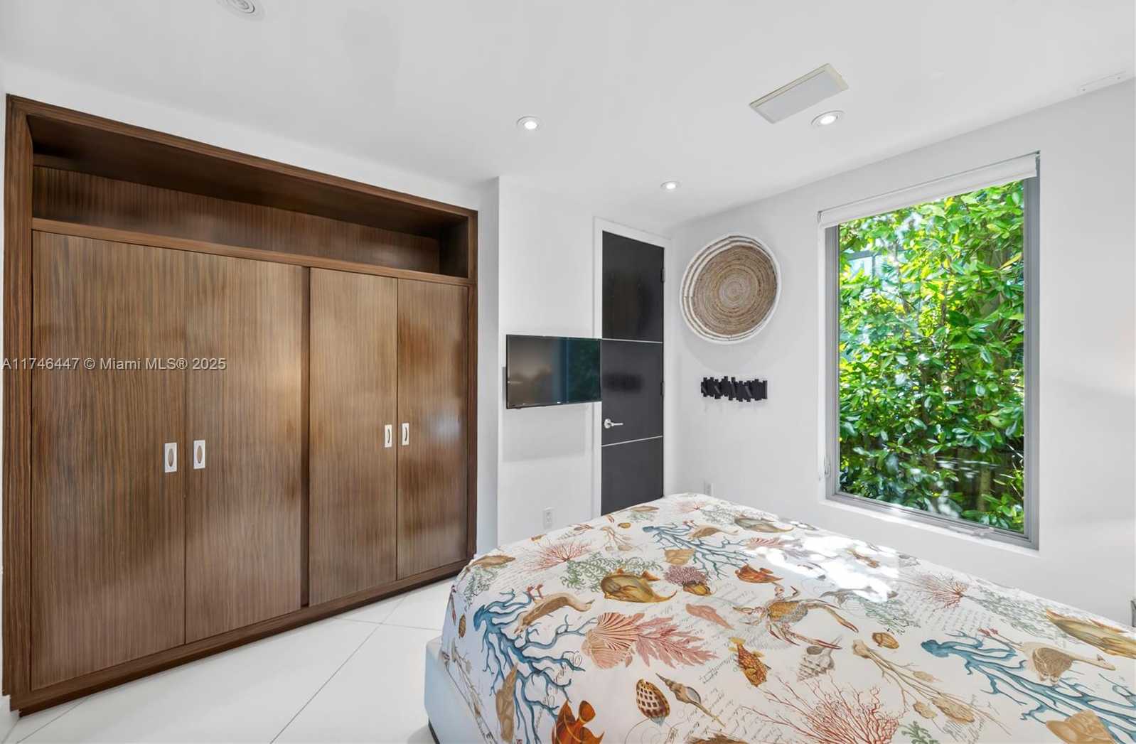 Small Image of 227 EAST DILIDO DR, Miami Beach Number 78